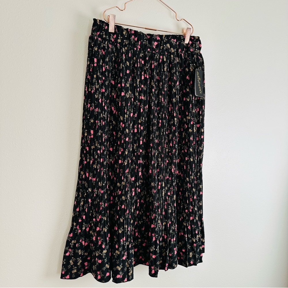 New Metro Wear black floral pleated midi skirt - Picture 11 of 12